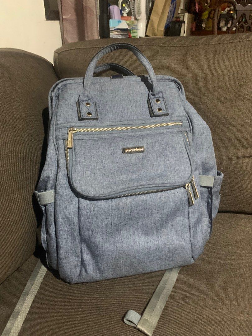 Sunveno Baby Bag (Category: Maternity Care) located in Batangas. Submitted by devolerpyu19 (Listing ID 1380103126, Image 1). Description: some peeling part lng po s lock seen on last pic.