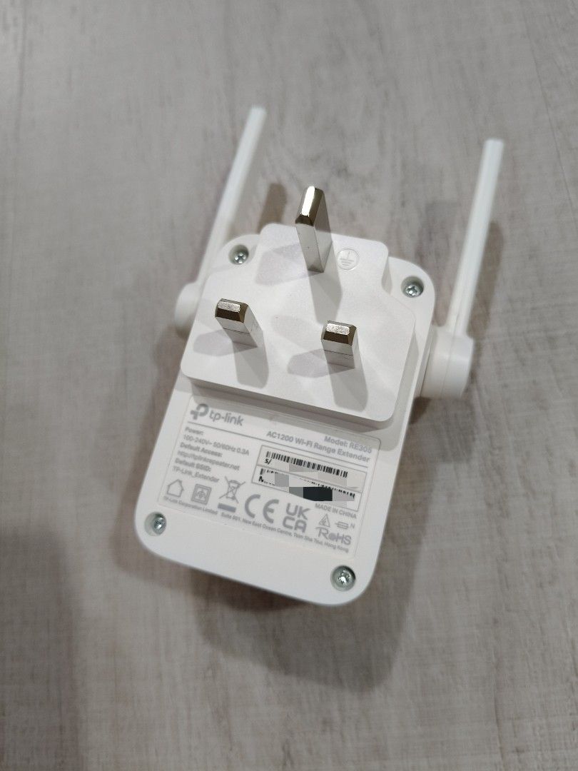 TP-Link AC1200 WiFi Range Extender RE305 (Category: Networking) located in Singapore. Submitted by cysi2014 (Listing ID 1380243479, Image 2). Description: Comes with manual, but not the box..