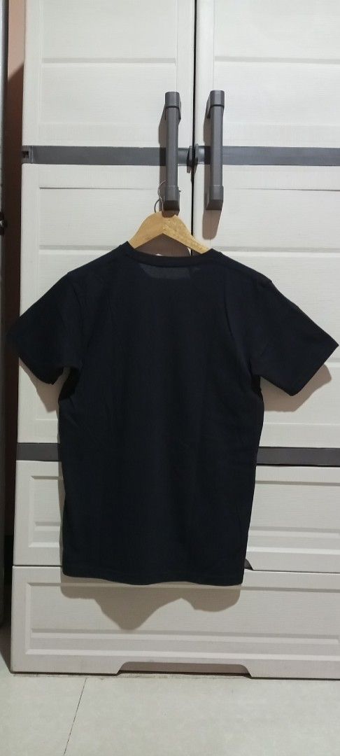 UNIQLO (Category: Tshirts & Polo Shirts ) located in Baguio. Submitted by barepicksph (Listing ID 1380197887, Image 3). Description: FOR MEN COLOR MAY VARY DUE TO LIGHTING COLOR RATE 9/10.