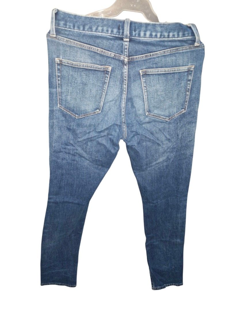 Uniqlo Jeans (Category: Jeans) located in Quezon City. Submitted by itstylerdurden (Listing ID 1380169779, Image 2). Description: Brand: Uniqlo Size: Medium to Large.