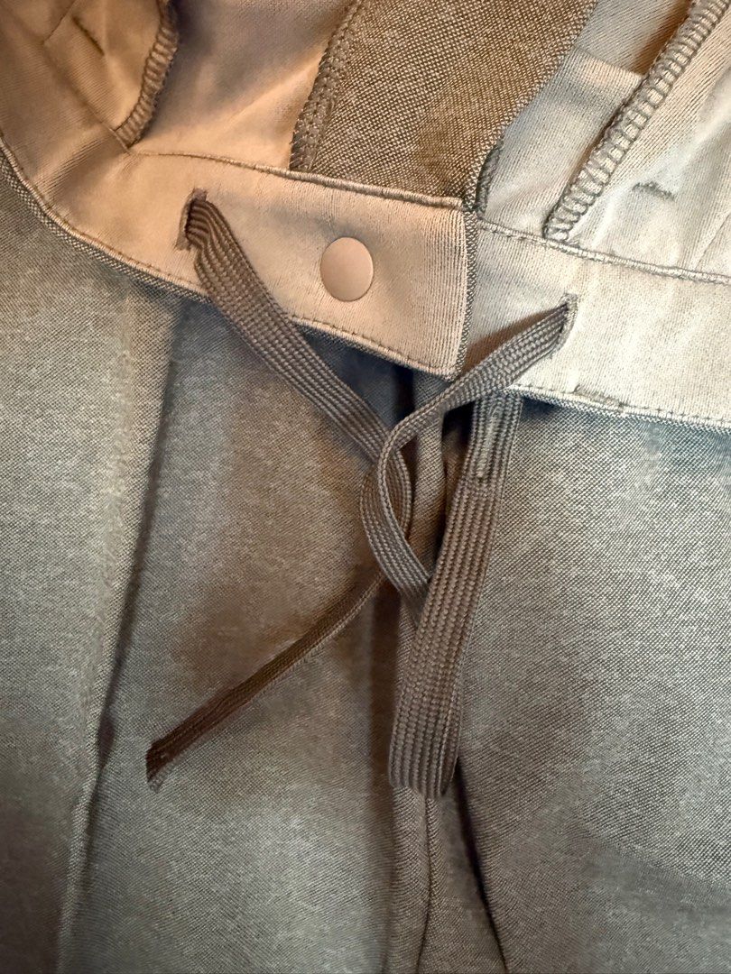 由 kangoltw (刊登 ID 1380102047，圖片 2) 提交，位於 新北市 (New Taipei) 的 UNIQLO Pants S (類別：其他長褲)，說明：。