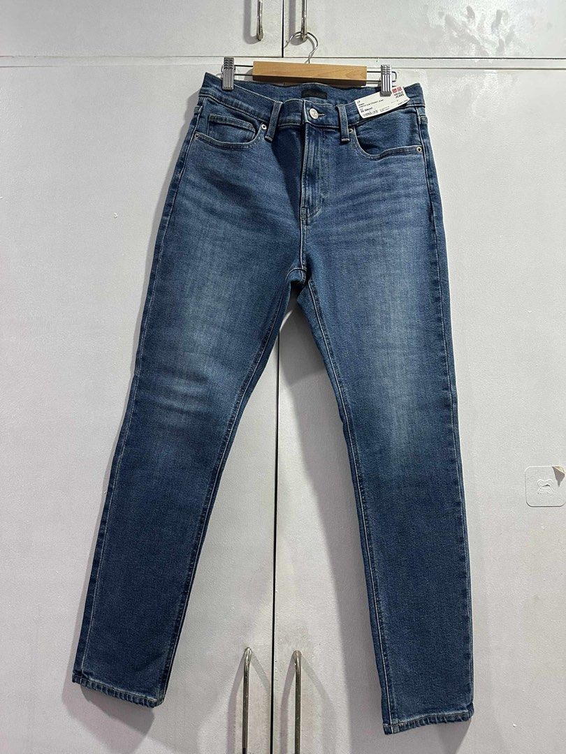 Uniqlo Stretch Slim Straight Jeans (Category: Jeans) located in Muntinlupa City. Submitted by kenbaon (Listing ID 1380154297, Image 1). Description: Brandnew! .