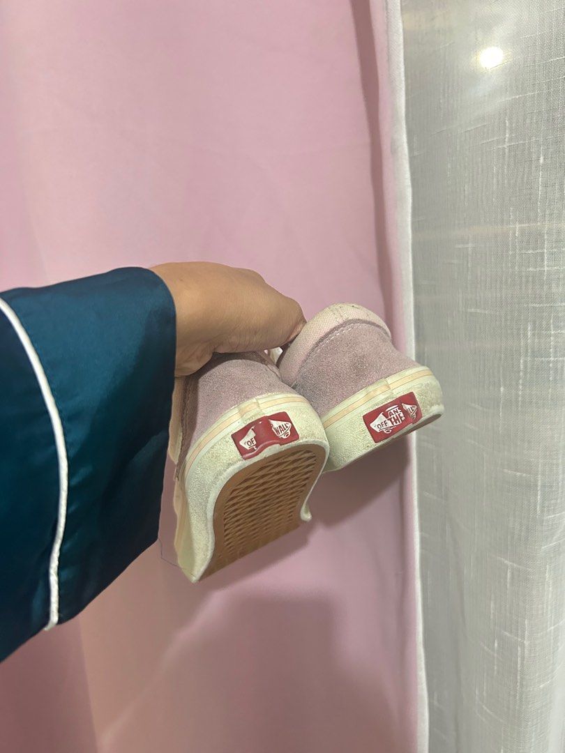 Vans Shoes (Category: Sneakers) located in Santa Rosa. Submitted by prelovedkwiss (Listing ID 1380265617, Image 3). Description: Needs cleaning Baby pink Vans size 8 womens Delivery thru lalamove Pay first.