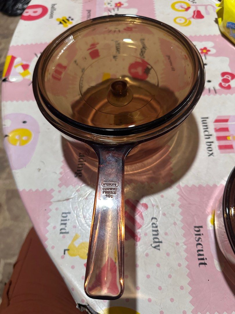 Vision Corning France 1.5L (Category: Cookware & Accessories) located in Antipolo. Submitted by queens.collections (Listing ID 1380169483, Image 3). Description: With minor chips in the cover.