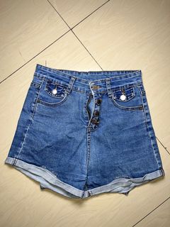 (Category: ) located in . Submitted by blickymanila (Listing ID 1380173935, Image 1). Description: .