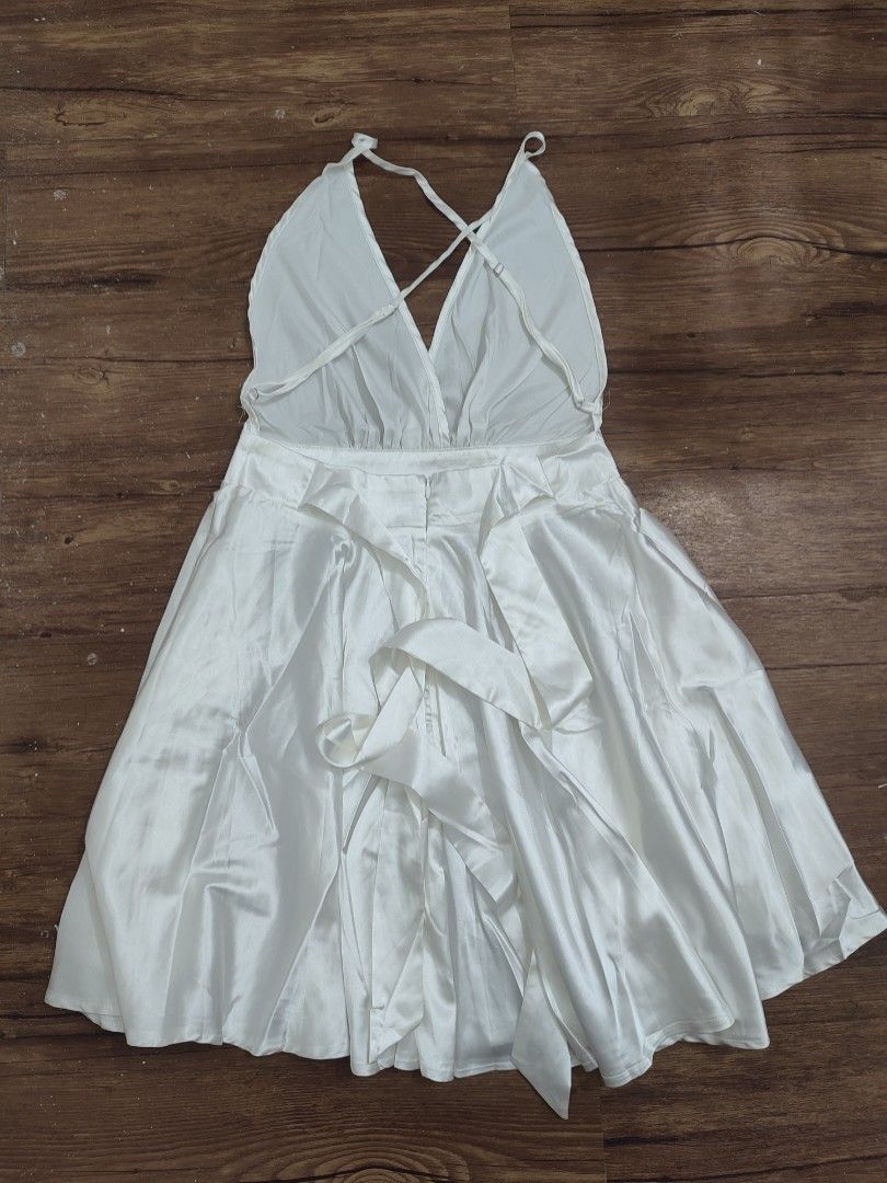 White Satin Crisscross Backless Dress (Category: Dresses) located in Calamba. Submitted by cerylle_ (Listing ID 1380152477, Image 2). Description: .