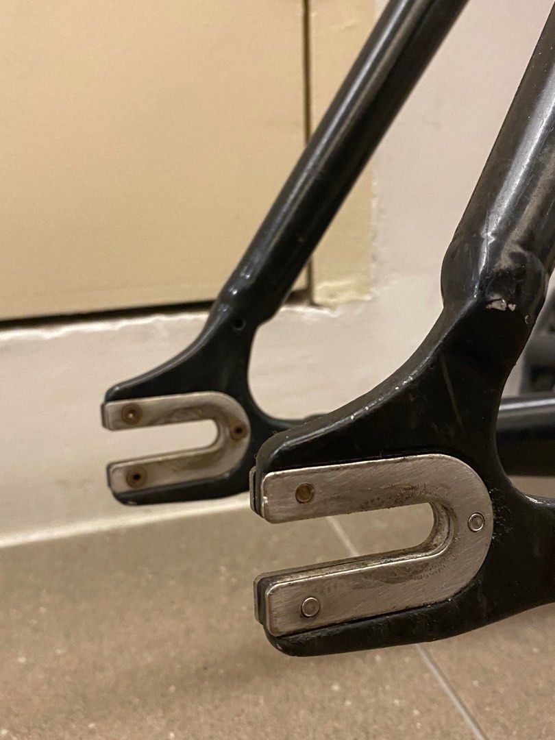 wts unknown singularity frameset fs (Category: Bicycles) located in Singapore. Submitted by shaqboi (Listing ID 1380241324, Image 4). Description: unknown singularity frameset size 52-53 includes frame fork seatpost headset will clean up before selling.