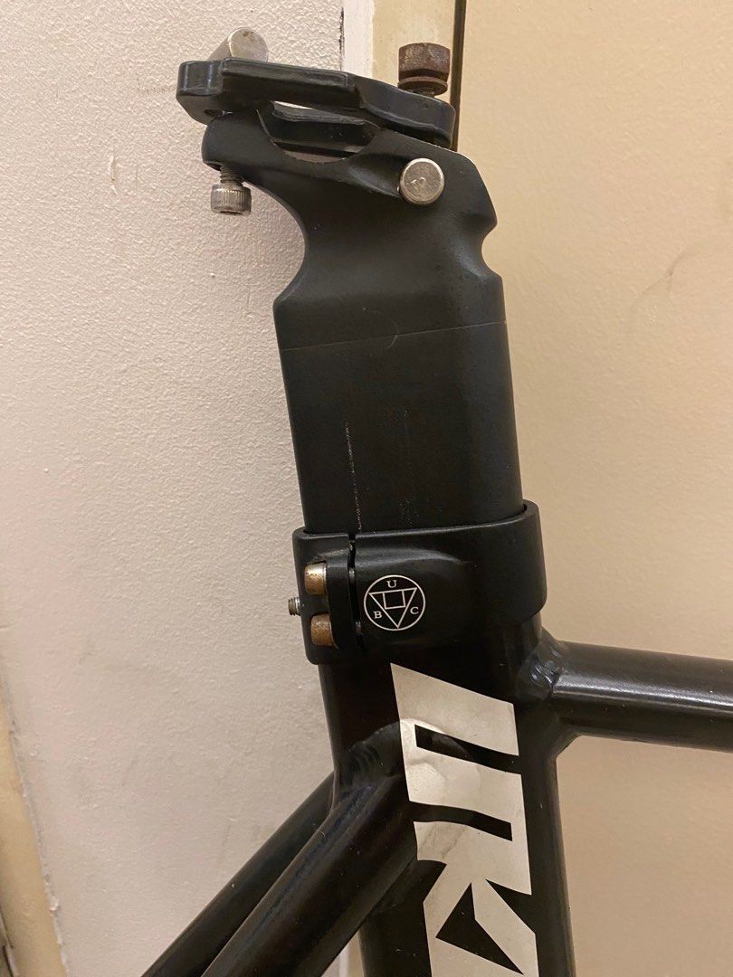 wts unknown singularity frameset fs (Category: Bicycles) located in Singapore. Submitted by shaqboi (Listing ID 1380241324, Image 6). Description: unknown singularity frameset size 52-53 includes frame fork seatpost headset will clean up before selling.