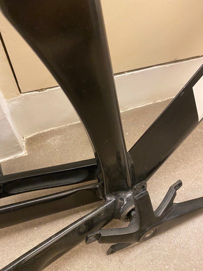 wts unknown singularity frameset fs (Category: Bicycles) located in Singapore. Submitted by shaqboi (Listing ID 1380241324, Image 2). Description: unknown singularity frameset size 52-53 includes frame fork seatpost headset will clean up before selling.