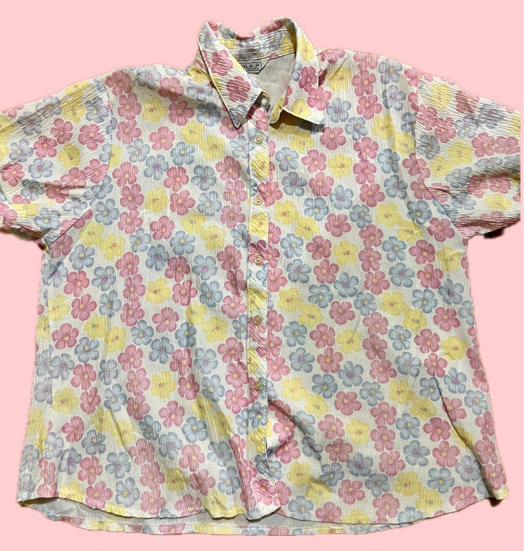 xxl y2k floral polo (Category: Others Tops) located in San Isidro. Submitted by cailego (Listing ID 1380208349, Image 1). Description: y2k floral polo xxl.