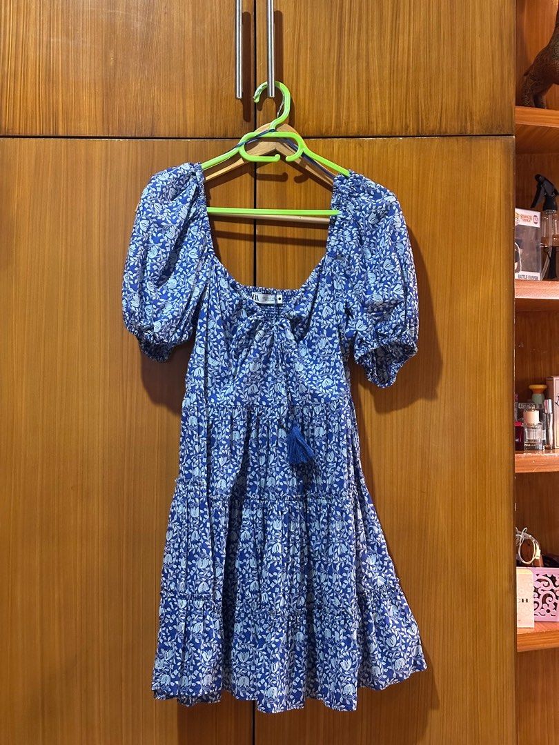 Zara Floral Print Mini Dress (Category: Dresses) located in Iloilo. Submitted by chringgg (Listing ID 1380104652, Image 3). Description: •stored never been used •had someone buy this for me last year?? had to pay extra lol •small on tag but can fit a medium • retails 2695 + 100sc + 150 sf •selling only 1600 + 160 sf rfs: too short for my liking lol - im 5’5 .