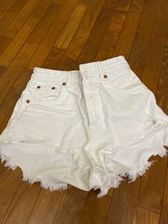 (Category: ) located in . Submitted by lovestoshop_me (Listing ID 1380236797, Image 1). Description: .