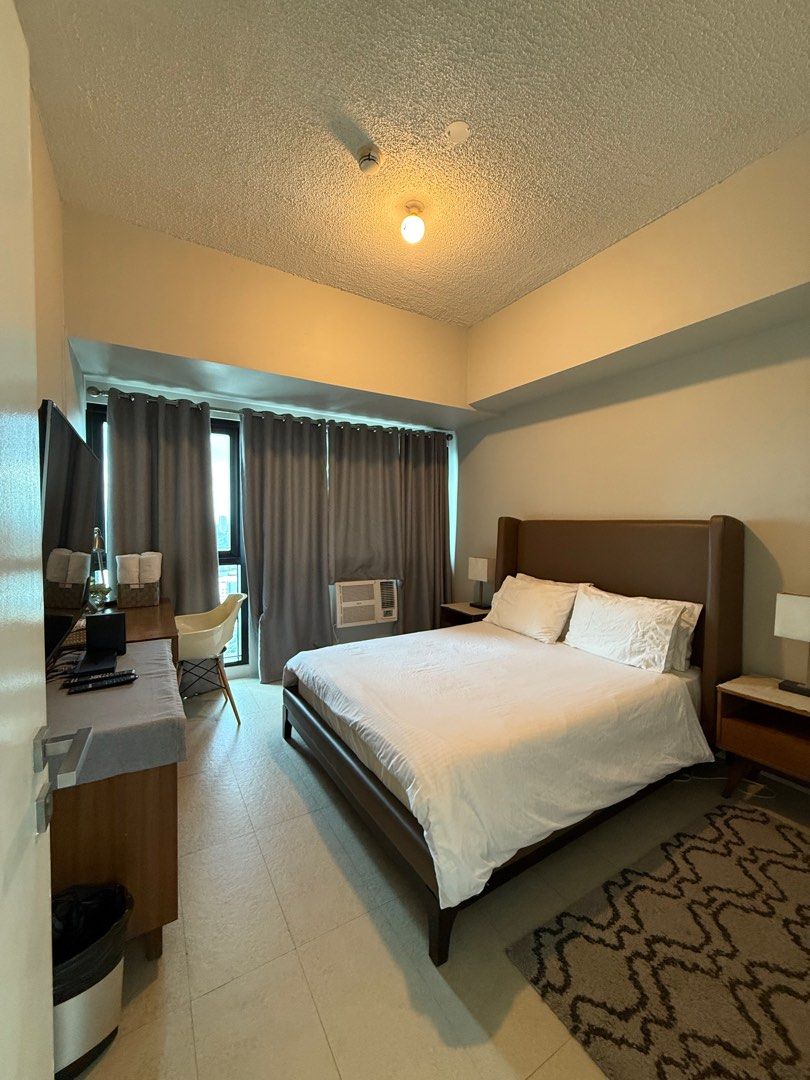 2BR Unit with Parking for Sale (Category: Apartments & Condos) located in Quezon City. Submitted by 0ffTheRack (Listing ID 1380426527, Image 2). Description: - 2 BR Unit with Parking - BSA Twin Towers Mandaluyong - 74 sqm - Furnished - 30th floor - With gym and pool - 13M.