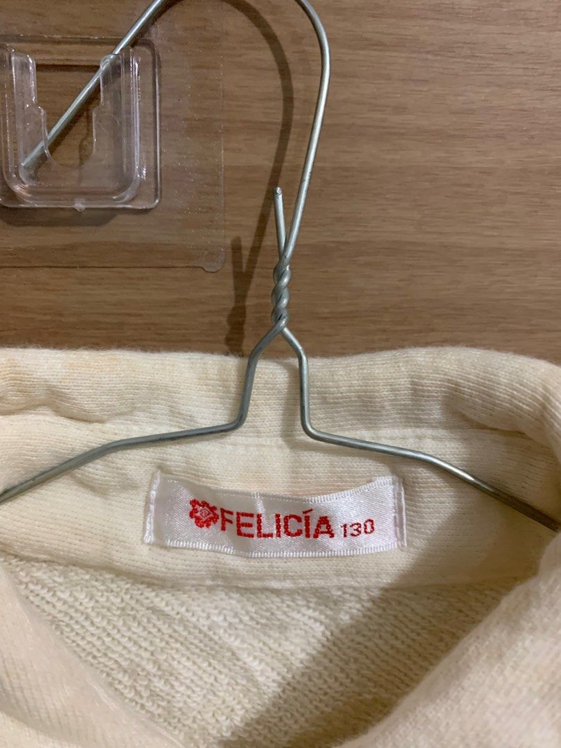 8-12 (Y) Atasan Cardigan Felicia Broken White Anak Perempuan (Kategori: 8 hingga 12 tahun) berada di Jakarta Barat. Dikirim oleh prelovedbyomi (ID iklan 1380448852, Gambar 3). Deskripsi: Cardigan BW Felicia Size tag 130 LD 32x2=64cm PB 38cm.