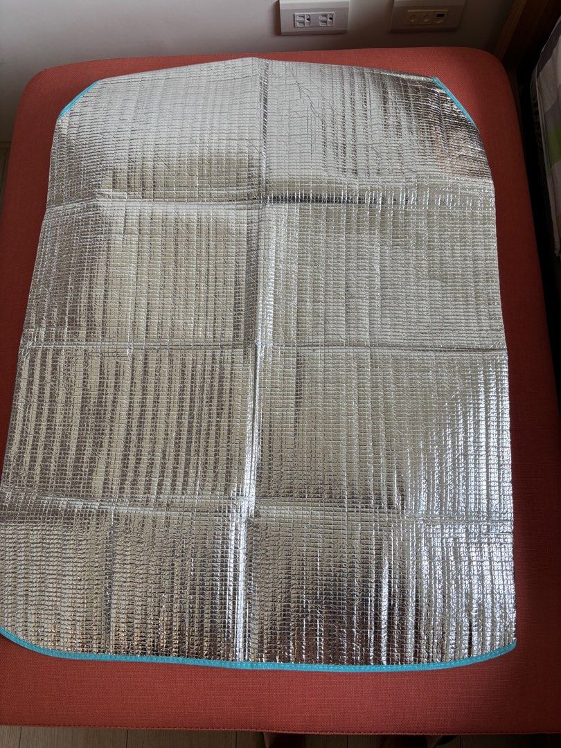 由 hymca1211 (刊登 ID 1380312233，圖片 1) 提交，位於 新竹市 (Hsinchu City) 的 全新品台灣製汽座防塵隔熱罩 (類別：其他外出用品)，說明：全新未使用。