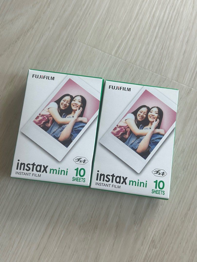由 a1000093 (刊登 ID 1380371177，圖片 1) 提交，位於 桃園市 (Taoyuan) 的 拍立得底片 (類別：其他攝影配件)，說明：一盒10張 $330 多帶優惠 兩盒20張 $650 。