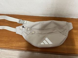由 7sfxh27xwr38890 (刊登 ID 1380421971，圖片 1) 提交，位於 的 (類別：)，說明：。