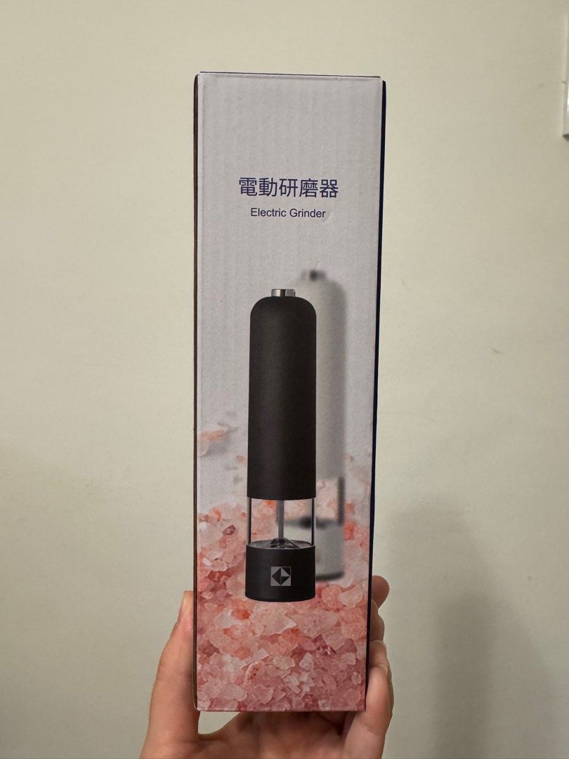 由 keepbuyingforever (刊登 ID 1380423853，圖片 1) 提交，位於 台北市 (Taipei) 的 胡椒電動研磨器 (類別：炊具及配件)，說明：。