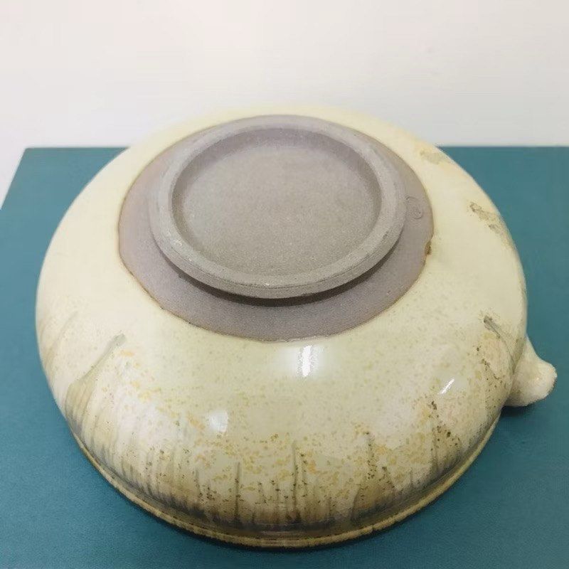 由 amber325125 (刊登 ID 1380390565，圖片 3) 提交，位於 高雄市 (Kaohsiung) 的 日本窯燒陶瓷茶具濾茶器 洗杯盆 茶具 (類別：餐具和餐具)，說明：📌本身紋路不是茶垢 也不是污垢 底部落款 尺寸： 圓徑：16cm 高：7cm 。