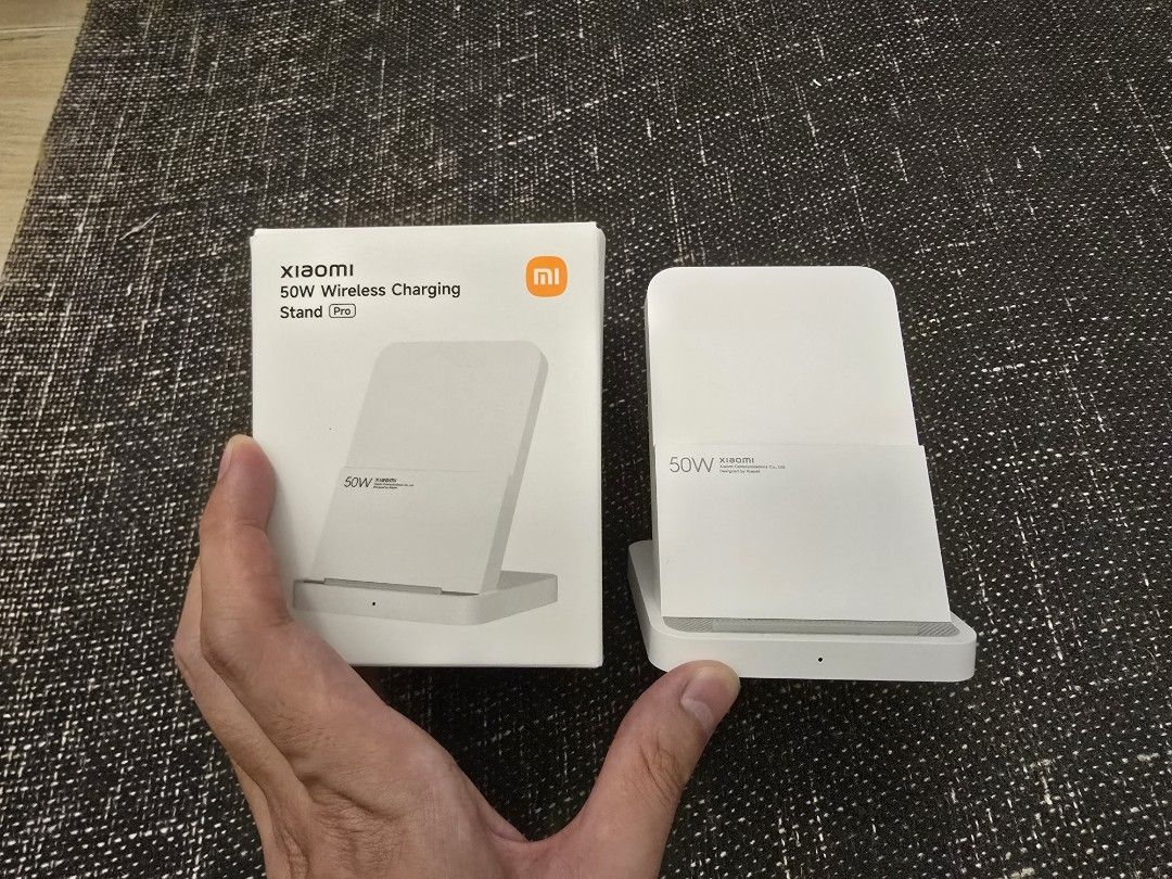 由 tim54097 (刊登 ID 1380469512，圖片 2) 提交，位於 台中市 (Taichung) 的 小米 無線充電 無線充電座 無線快充 Xiaomi 直立式風冷無線充電座 Pro 50W (類別：充電器及電線)，說明：小米 無線充電 無線充電座 無線快充 Xiaomi 直立式風冷無線充電座 Pro 50W 高效快速充電 與支援高達 50W 無線快速充電的小米型號相容。使用 50W 無線極速快充時，只需要 45 分鐘即可將 Xiaomi 14T Pro 充電至 100%*。您再也不必擔心電池續航力的問題。。