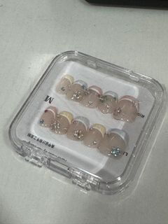 全新 穿載甲 M碼 短方 包郵64208541659907110