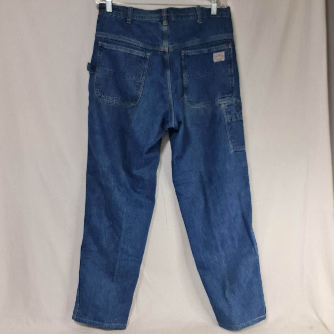 * * Ralph Lauren - Declutter Sale 118 * * (Category: Jeans) located in Quezon City. Submitted by jkr_kenshin (Listing ID 1380392047, Image 2). Description: Pre Loved Authentic Ralph Lauren Item is used. Boxed and stored for a year Size is posted in the picture ______________________________ Jeans / Blue / Vintage Red Inner Made in USA US 32 ______________________________ R E A D C A R E F U L L Y First to pay get the item Pay within 24hrs No rese