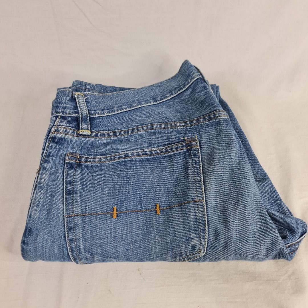 * * Ralph Lauren - Declutter Sale 119 * * (Category: Jeans) located in Quezon City. Submitted by jkr_kenshin (Listing ID 1380392921, Image 3). Description: Pre Loved Authentic Ralph Lauren Item is used. Boxed and stored for a year Size is posted in the picture ______________________________ Jeans / Blue / Vintage Made in Mexico US 32 ______________________________ R E A D C A R E F U L L Y First to pay get the item Pay within 24hrs No reservation