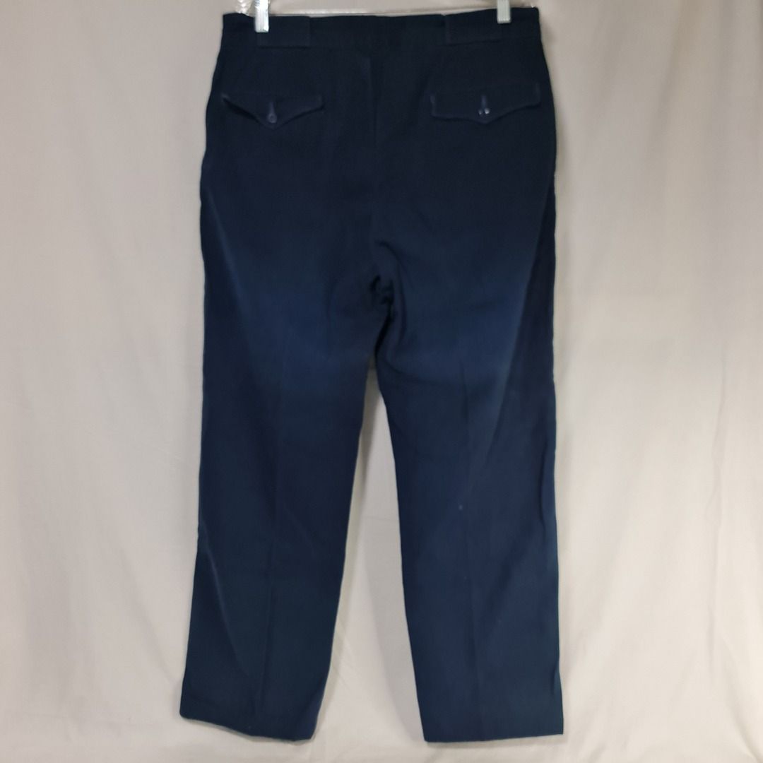 * * Ralph Lauren - Declutter Sale 125 * * (Category: Jeans) located in Quezon City. Submitted by jkr_kenshin (Listing ID 1380398062, Image 2). Description: Pre Loved Authentic Ralph Lauren Item is used. Boxed and stored for a year Size is posted in the picture ______________________________ Blue / Trousers / Slacks Gi Fit Made in China US 33 ______________________________ R E A D C A R E F U L L Y First to pay get the item Pay within 24hrs No res