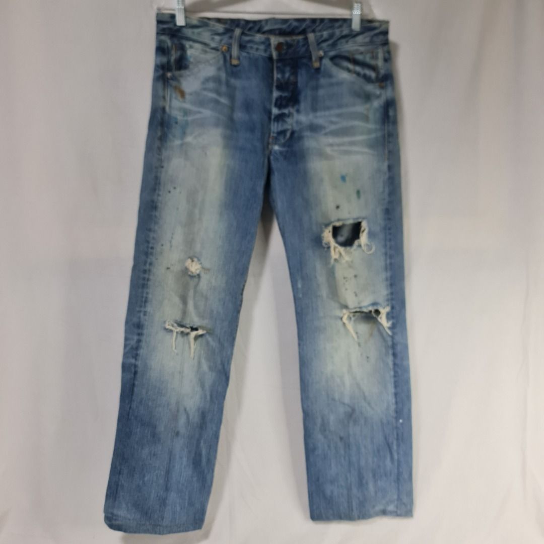 * * Ralph Lauren - Declutter Sale 133 * * (Category: Jeans) located in Quezon City. Submitted by jkr_kenshin (Listing ID 1380403500, Image 1). Description: Pre Loved Authentic Ralph Lauren Item is used. Boxed and stored for a year Size is posted in the picture ______________________________ Jeans / Blue / Vintage Ripped / Stitched Made in Mexico US 32 ______________________________ R E A D C A R E F U L L Y First to pay get the item Pay within 24
