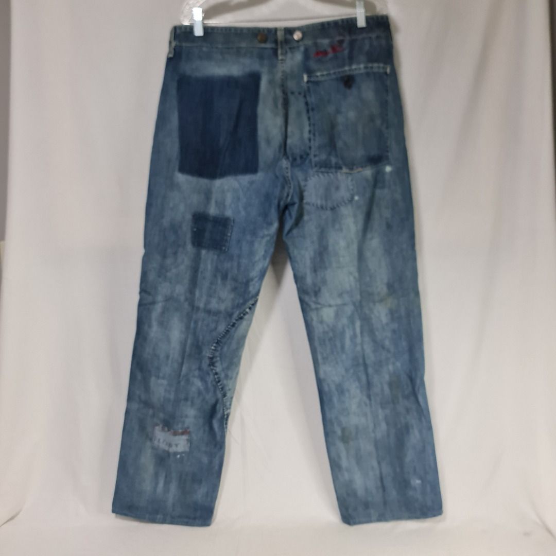 * * Ralph Lauren - Declutter Sale 139 * * (Category: Jeans) located in Quezon City. Submitted by jkr_kenshin (Listing ID 1380410524, Image 2). Description: Pre Loved Authentic Ralph Lauren Item is used. Boxed and stored for a year Size is posted in the picture ______________________________ Jeans / Blue / Vintage Made in Mexico US 34 ______________________________ R E A D C A R E F U L L Y First to pay get the item Pay within 24hrs No reservation