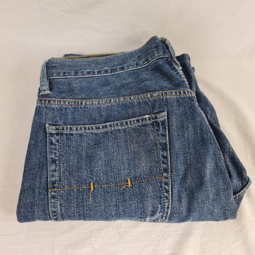 * * Ralph Lauren - Declutter Sale 164 * * (Category: Jeans) located in Quezon City. Submitted by jkr_kenshin (Listing ID 1380468287, Image 3). Description: Pre Loved Authentic Ralph Lauren Item is used. Boxed and stored for a year Size is posted in the picture ______________________________ Jeans / Blue / Vintage Made in Turkey US 32 ______________________________ R E A D C A R E F U L L Y First to pay get the item Pay within 24hrs No reservation