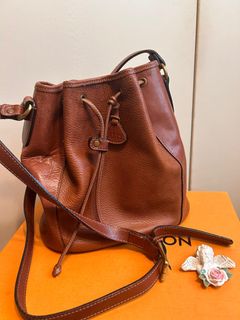 由 r0s3boutique (刊登 ID 1380488206，圖片 1) 提交，位於 的 (類別：)，說明：。