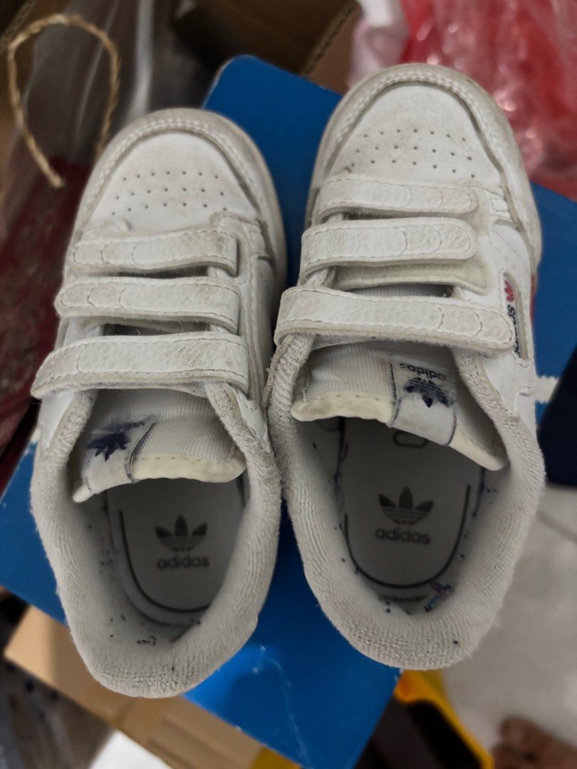 Adidas Continental Size 25 1/2 (Kategori: Orang Tua, Bayi & Anak - Lainnya) berada di Bekasi. Dikirim oleh jerremyi (ID iklan 1380325720, Gambar 3). Deskripsi: Adidas Continental Kids Kondisi sesuai gambar, tinggal di loundry jd seperti baru Size : 8K , US 25 1/2 Insole : 15 cm Selama iklan tayang, sepatu masih tersedia.