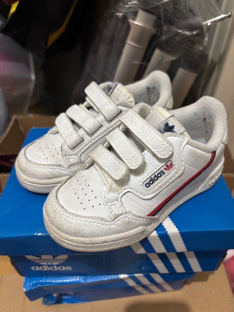 Adidas Continental Size 25 1/2 (Kategori: Orang Tua, Bayi & Anak - Lainnya) berada di Bekasi. Dikirim oleh jerremyi (ID iklan 1380325720, Gambar 1). Deskripsi: Adidas Continental Kids Kondisi sesuai gambar, tinggal di loundry jd seperti baru Size : 8K , US 25 1/2 Insole : 15 cm Selama iklan tayang, sepatu masih tersedia.