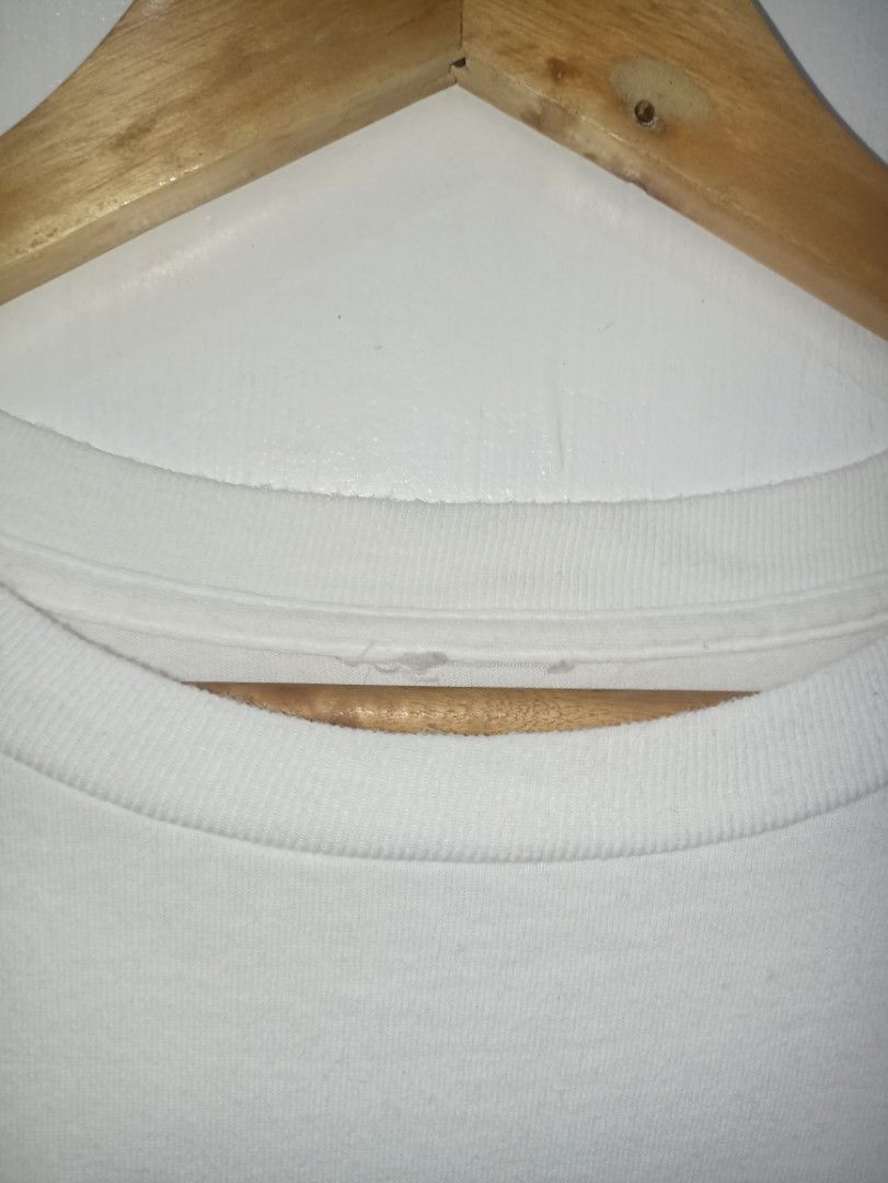 Adidas plain tee shirt vintage y2k (Category: Tshirts & Polo Shirts ) located in Alaminos. Submitted by aefalvarez (Listing ID 1380322105, Image 3). Description: dimes/size already included in the pictures.