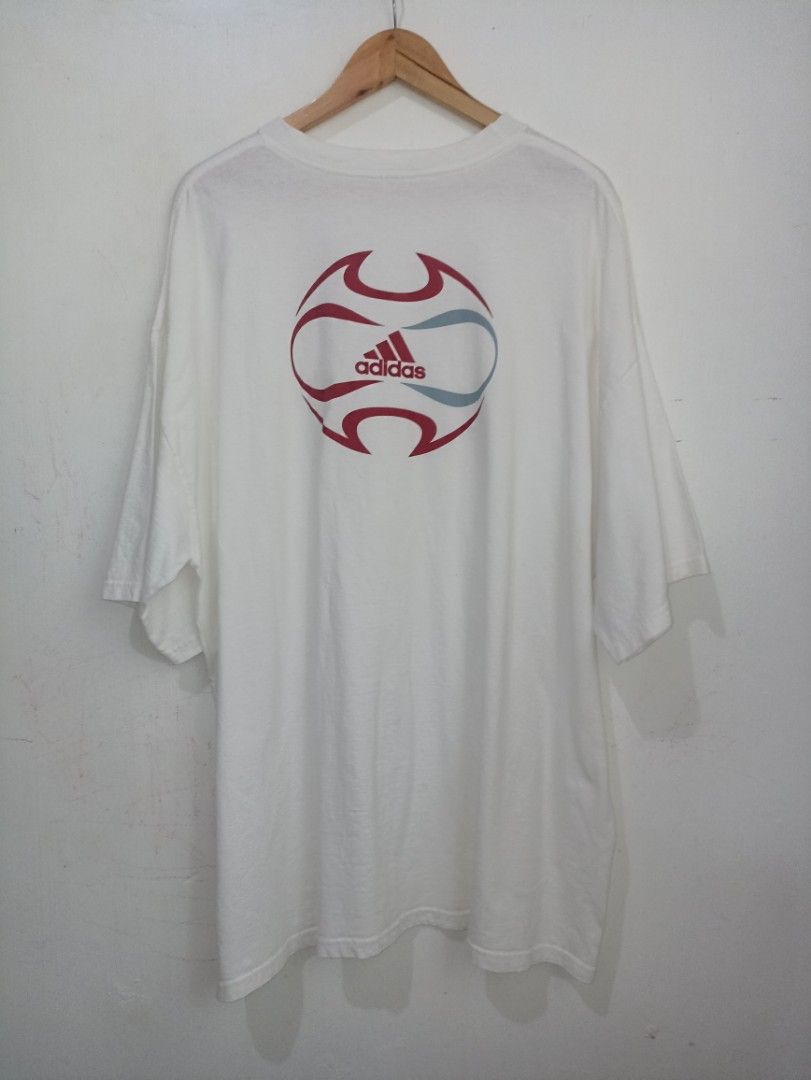 Adidas plain tee shirt vintage y2k (Category: Tshirts & Polo Shirts ) located in Alaminos. Submitted by aefalvarez (Listing ID 1380322105, Image 1). Description: dimes/size already included in the pictures.