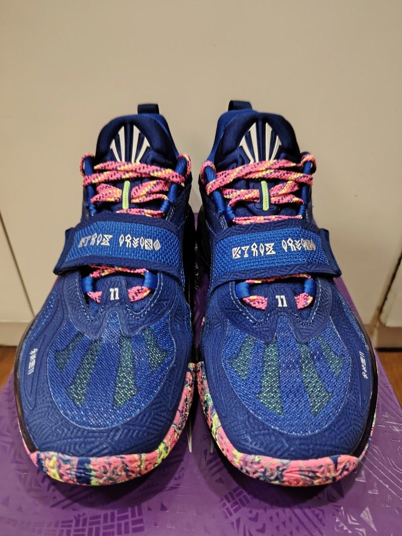 Anta Kai 1 "Da11as/Mavs" Legit! (Category: Sneakers) located in Quezon City. Submitted by answerkicks (Listing ID 1380417437, Image 3). Description: size 9.5 with box used few times in indoor court minor scratches 9+/10 condi *Payment first for shipping transactions.