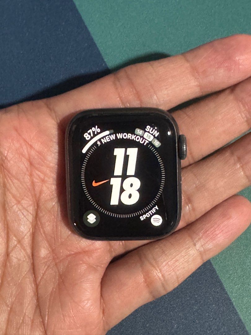 Apple Watch Series Nike Edition 40 mm Bonus, Barang Mewah