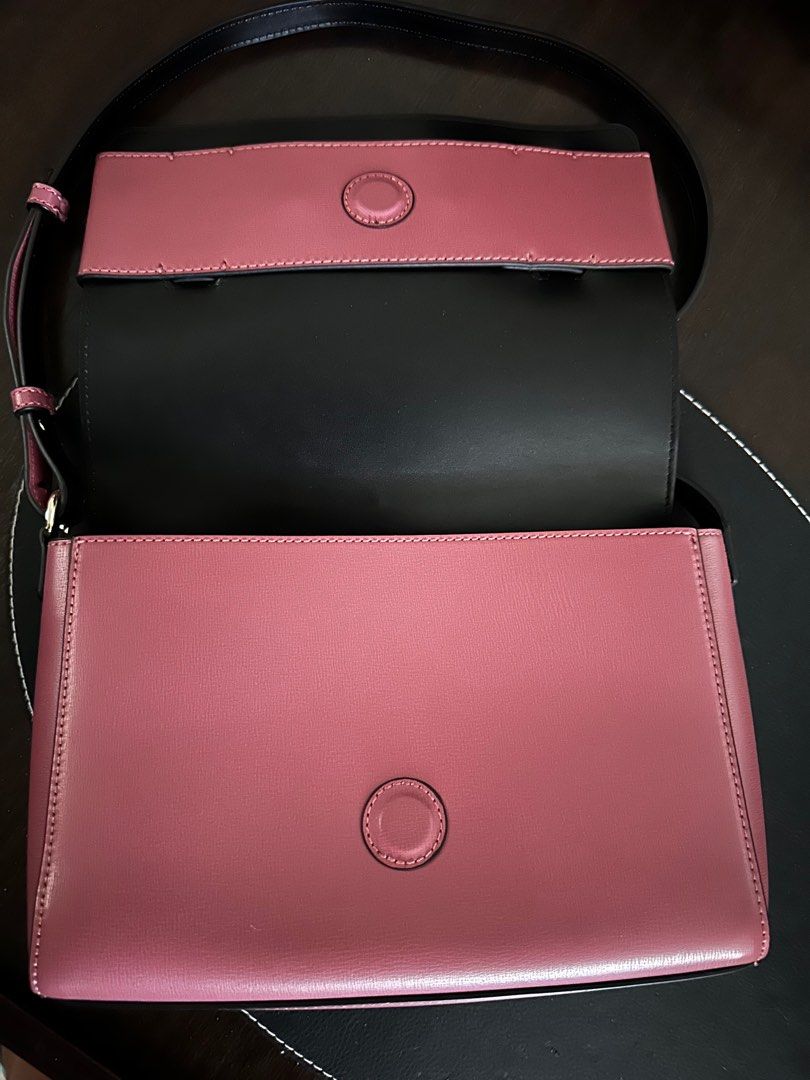 Armani Exchange Original (Category: Shoulder Bags) located in Quezon City. Submitted by spatio (Listing ID 1379259887, Image 2). Description: Long handle. No issues. Armani exchange original. Color - old rose Magnetic lock flap type .