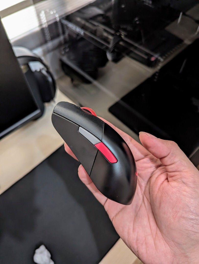 Asus ROG Keris Wireless (Category: Mouse & Mousepads) located in Rizal. Submitted by lonewolf29 (Listing ID 1380430019, Image 2). Description: Unit with 2.4ghz Dongle & Cable only No issue RFS: Upgrang to Keris II Origin can do meetup SM North/Trinoma pero wala na tawad mahal pamasahe paluwas Pickup only: Tabang Guiguinto Bulacan.