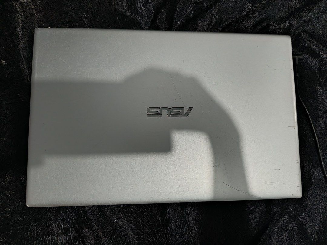 Asus Vivobook (Category: Laptops & Notebooks) located in Tuguegarao City. Submitted by _halamarn (Listing ID 1380395415, Image 2). Description: ‼️FOR SALE ASUS VIVOBOOK Asus Vivobook 14 Intel Core i3 10th gen 4GB Ram Windows 11 Intel UHD Graphics ‼️Issue Keyboard (will provide extra keyboard).