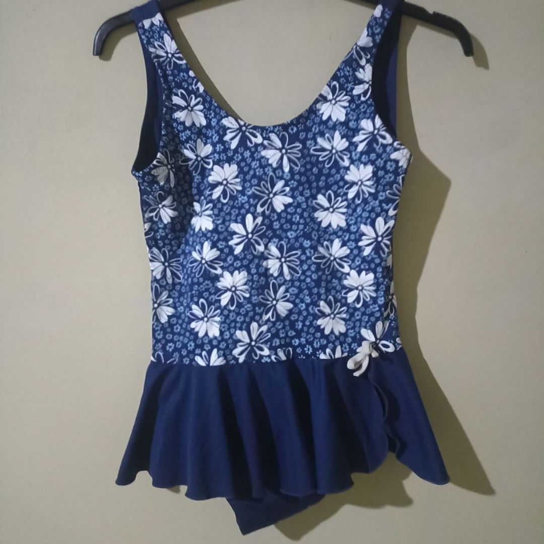 Baju renang anak perempuan size M (Kategori: 4 hingga 7 tahun) berada di Jakarta Selatan. Dikirim oleh serba.20ribu (ID iklan 1380374964, Gambar 1). Deskripsi: Pakaian renang anak Motif bunga Size M (LD70cm X P65cm) Selamat datang di serba 20rb Beli 1 = 20rb Beli 3 = 50rb Semua barang kami preloved ga ada minus, bolong atau noda Tinggal di cuci dan di gosok bisa langsung pakai Harga belum termasuk ongkir Bisa bayar di tempat atau transfer Selama 
