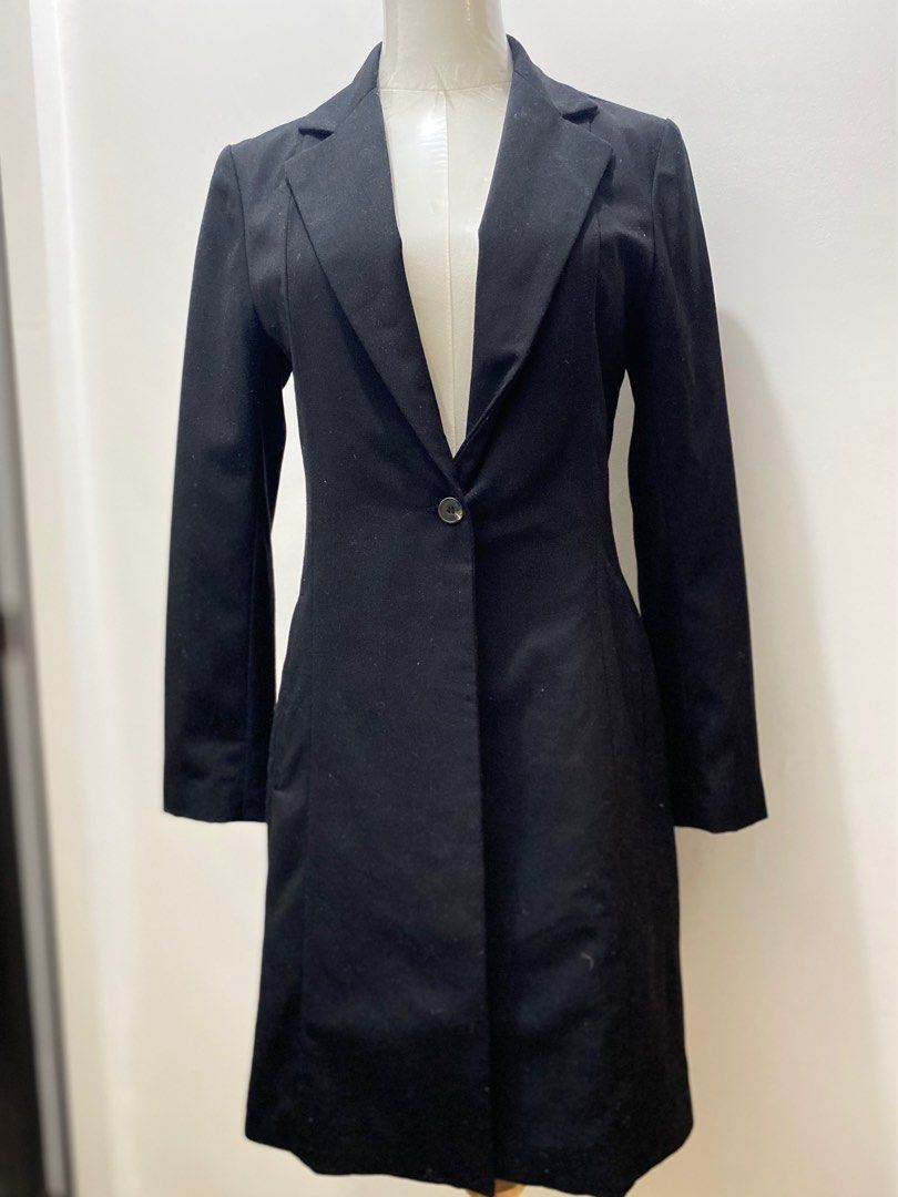 Black Blazer Dress (Category: Coats, Jackets and Outerwear) located in Cavite. Submitted by eessaa08 (Listing ID 1380368483, Image 1). Description: Color: black Size: small to semi medium Item description: Blazer dress, with 2 side pockets, 1 button closure, with inner lining. Knee length for 5” MOP: Gcash MOD: Lalamove or Jnt Location: Cavite City.