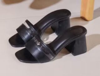 (Category: ) located in . Submitted by closetbyd_ (Listing ID 1380325119, Image 1). Description: .