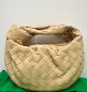（分類：）位於 。 由 happybananaaa 提交（商品編號 1380328914，圖片 1）。簡介： 。
