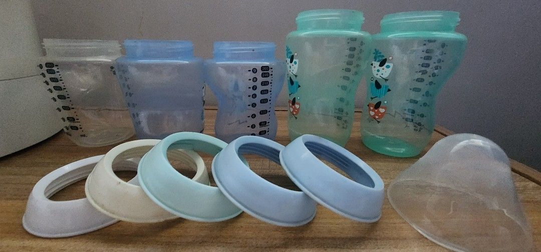 Bottle steam steriliser (Category: Breastfeeding & Bottle Feeding) located in Singapore. Submitted by ana69 (Listing ID 1380299205, Image 3). Description: Ugly but it will never let you down. Just needs a good clean and it's ready for use. I have used other sterilisers, and this was the only that lasted over 5yrs. giving away with free tommee tippee bottles..