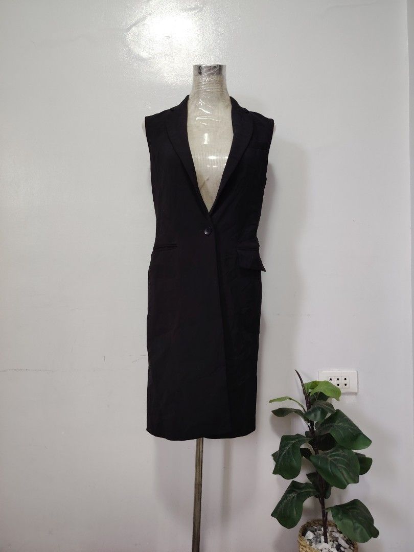 Branded BCBG MAXAZRIA midi elegant vest blazer (Category: Coats, Jackets and Outerwear) located in San Marcelino. Submitted by thriftolshoppiness (Listing ID 1380429301, Image 1). Description: S-M Super high quality Expensive price when brand new.