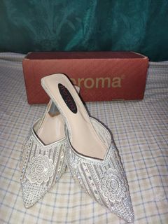 (Category: ) located in . Submitted by herstyleph (Listing ID 1380478520, Image 1). Description: .