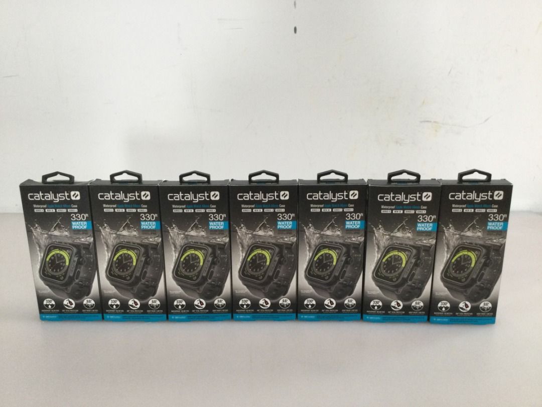由 looneysale (刊登 ID 1380494584，圖片 3) 提交，位於 台中市 (Taichung) 的 CATALYST 44mm Apple Watch 6 / 5 / 4 / SE 軍規防摔、超強防水 保護殼【全新】 (類別：手機套及手機殻)，說明：商品名稱:：CATALYST 44mm Apple Watch 6 / 5 / 4 / SE 軍規防摔、超強防水 保護殼 品牌：Catalyst ⚡商品規格： 適用型號：44mm Apple Watch Series 6 / 5 / 4 / SE (Gen 2 / 1) 防水等級： IP-68，測試深度達100公尺 防護等級：軍規級衝擊保護，防摔落高度高達2公尺 材質：聚碳酸酯外殼、矽膠內襯/錶帶 尺寸：25.50cm x 4.80cm x 1.40cm 🔥商品特色： ★ IP-68防水等級，100公尺 深度測試，全面防水的同時抵禦灰塵、泥土與沙子，適合極端環境（如雪地、沙灘） ★ 軍規級MIL-STD-810G防摔，2
