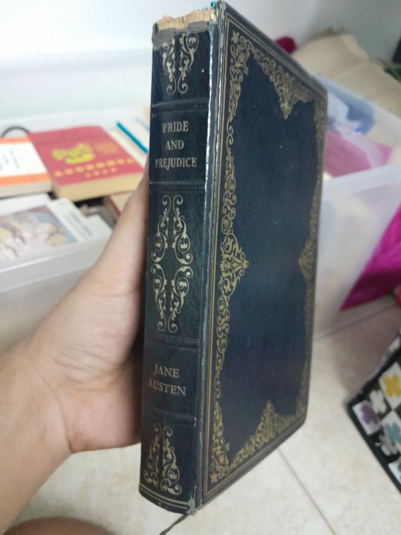 Classics books - Guild Publishing or Herons [HB] (Category: Storybooks) located in Bacoor. Submitted by true2value (Listing ID 1380445121, Image 1). Description: messgae me dor more info habks.